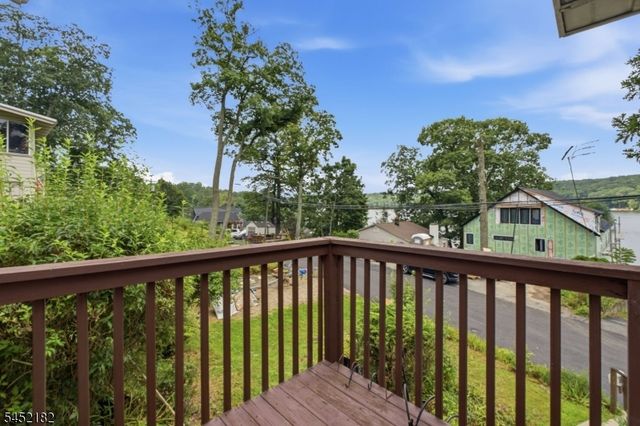 22 Alpine Dr, Jefferson Twp., NJ 07849