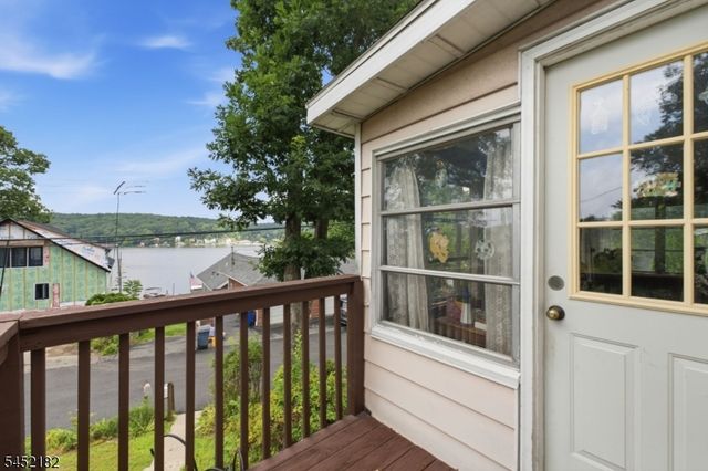 22 Alpine Dr, Jefferson Twp., NJ 07849