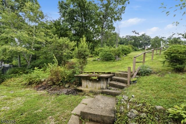 22 Alpine Dr, Jefferson Twp., NJ 07849