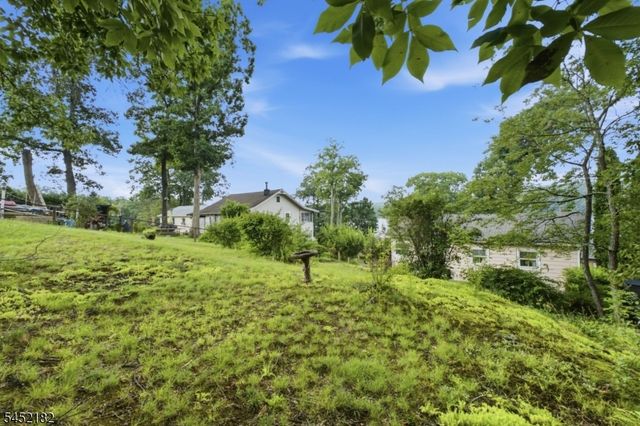 22 Alpine Dr, Jefferson Twp., NJ 07849