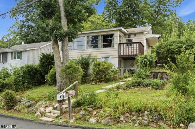 22 Alpine Dr, Jefferson Twp., NJ 07849