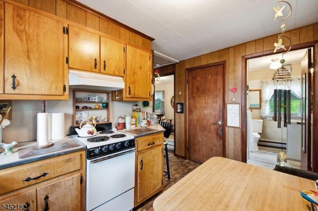 22 Alpine Dr, Jefferson Twp., NJ 07849