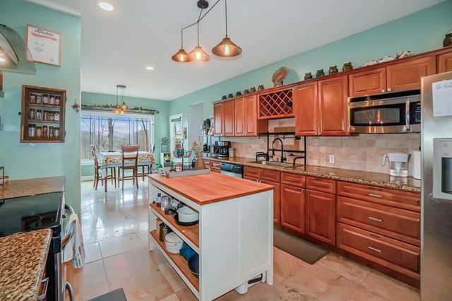 110 S High Ridge Dr, Goodlettsville, TN 37072