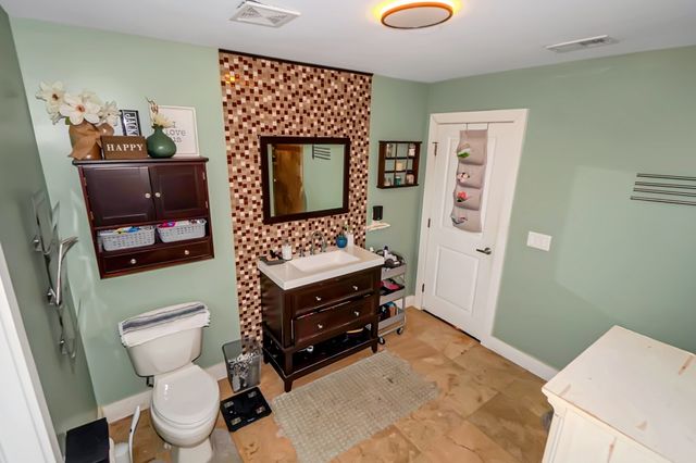 110 S High Ridge Dr, Goodlettsville, TN 37072