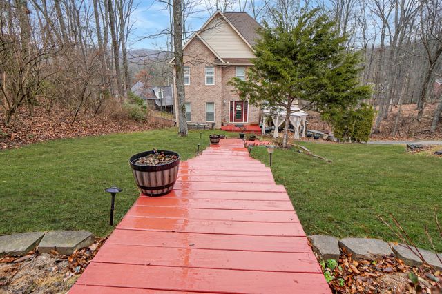 110 S High Ridge Dr, Goodlettsville, TN 37072