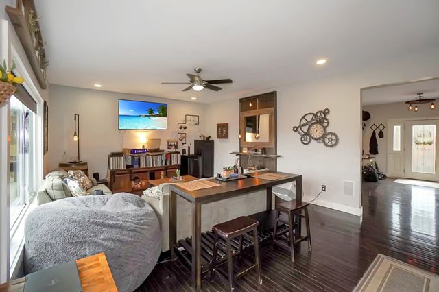 110 S High Ridge Dr, Goodlettsville, TN 37072