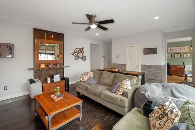 110 S High Ridge Dr, Goodlettsville, TN 37072