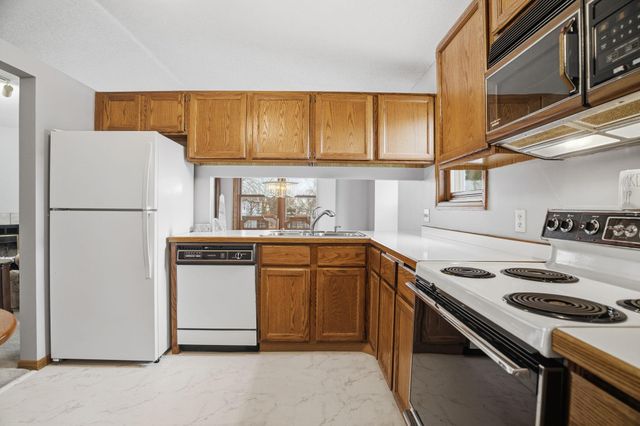 5338 Highpointe Terrace, Bloomington, MN 55437