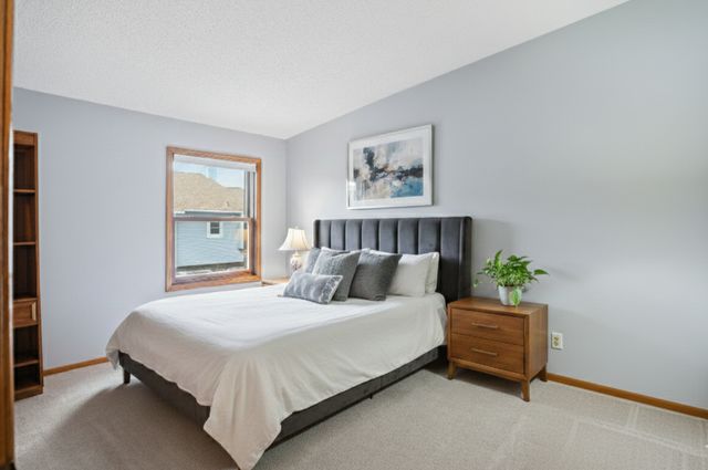 5338 Highpointe Terrace, Bloomington, MN 55437