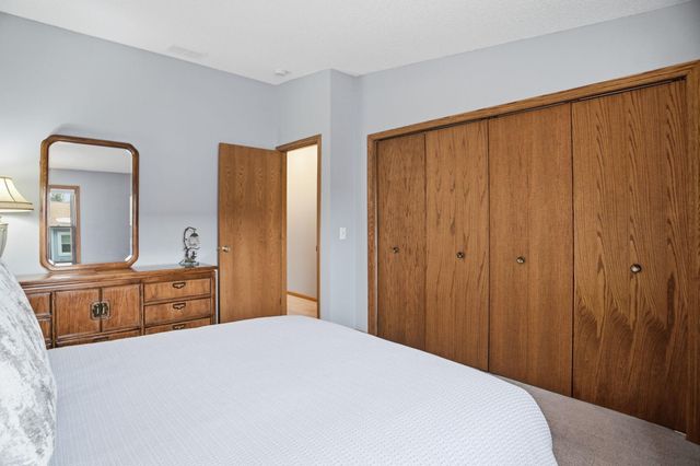 5338 Highpointe Terrace, Bloomington, MN 55437