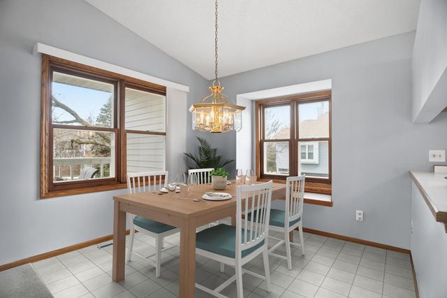 5338 Highpointe Terrace, Bloomington, MN 55437