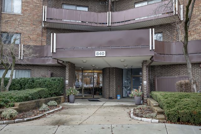 840 WELLINGTON Avenue 306, Elk Grove Village, IL 60007