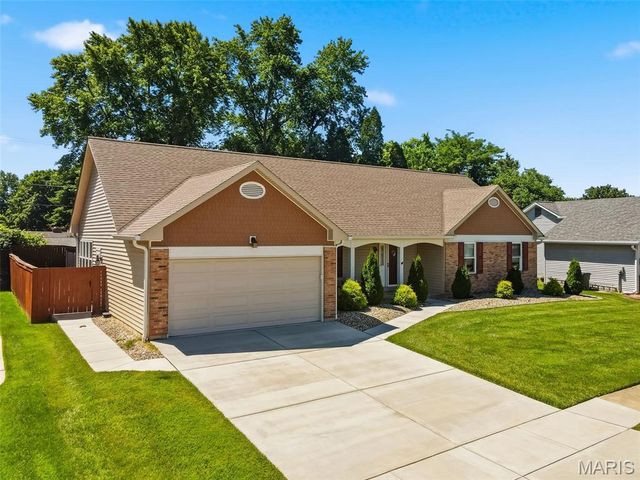 3281 Principia Avenue, St Charles, MO 63301