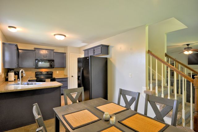 1212 MORSTEAD DR, Clarksville, TN 37042