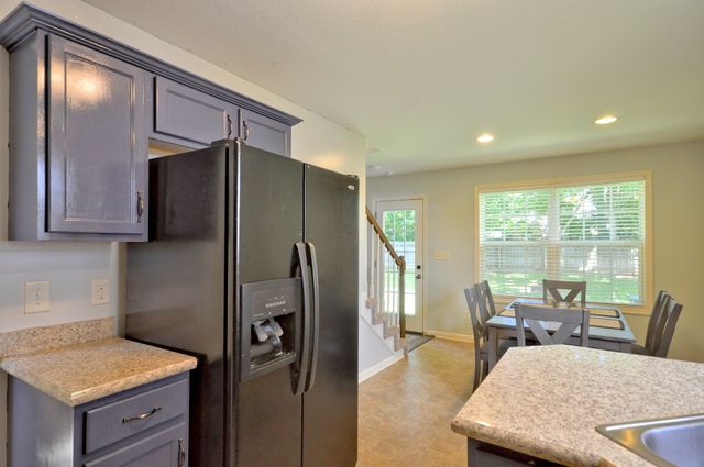 1212 MORSTEAD DR, Clarksville, TN 37042