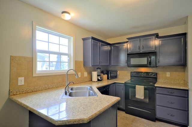 1212 MORSTEAD DR, Clarksville, TN 37042