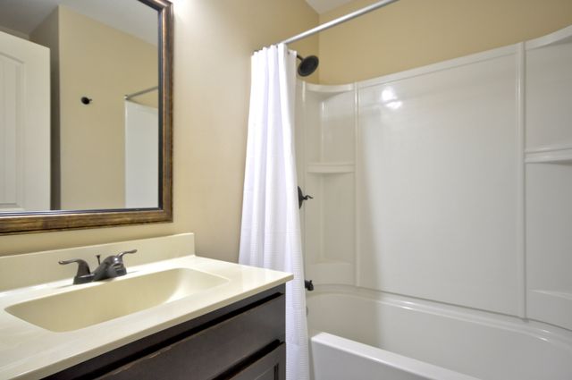 1212 MORSTEAD DR, Clarksville, TN 37042