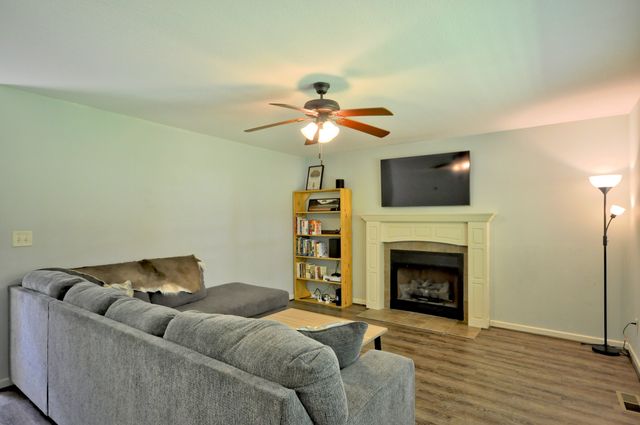 1212 MORSTEAD DR, Clarksville, TN 37042