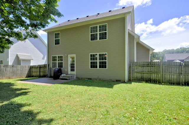1212 MORSTEAD DR, Clarksville, TN 37042
