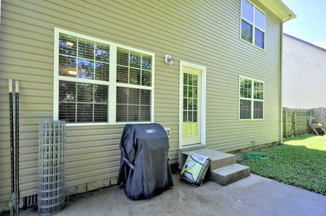 1212 MORSTEAD DR, Clarksville, TN 37042
