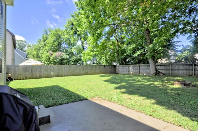 1212 MORSTEAD DR, Clarksville, TN 37042