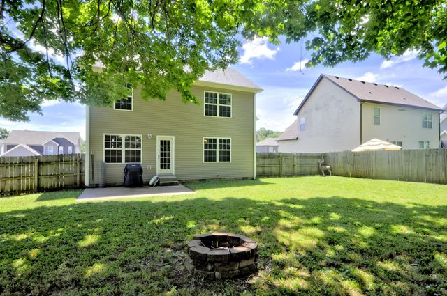 1212 MORSTEAD DR, Clarksville, TN 37042