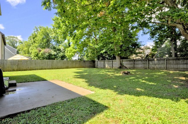1212 MORSTEAD DR, Clarksville, TN 37042