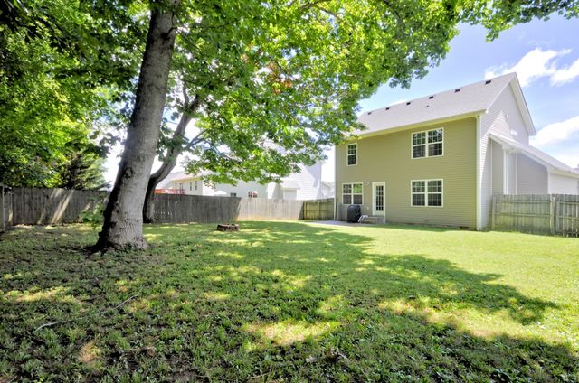 1212 MORSTEAD DR, Clarksville, TN 37042