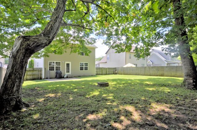 1212 MORSTEAD DR, Clarksville, TN 37042