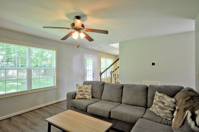 1212 MORSTEAD DR, Clarksville, TN 37042