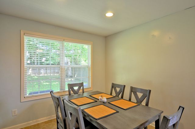 1212 MORSTEAD DR, Clarksville, TN 37042