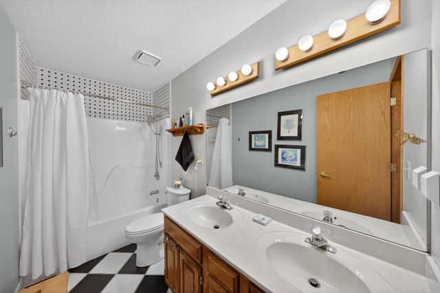 218 5th Avenue NW, Byron, MN 55920