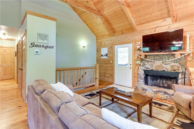 223 Novena Court, Ellijay, GA 30540