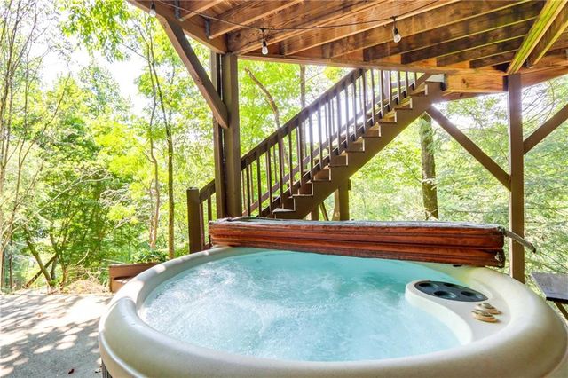 223 Novena Court, Ellijay, GA 30540