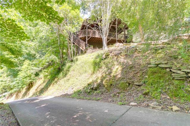223 Novena Court, Ellijay, GA 30540