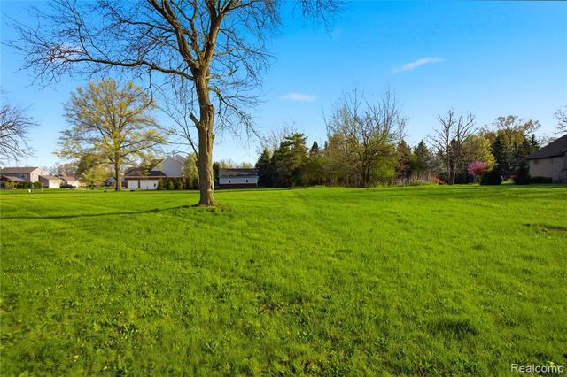 8946 Potowatomi Drive, Grosse Ile, MI 48138