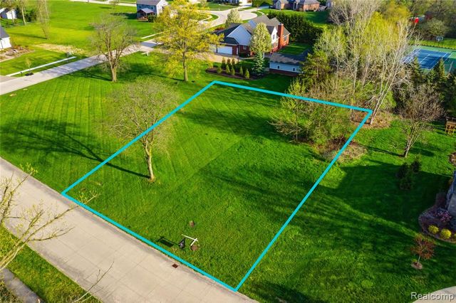 8946 Potowatomi Drive, Grosse Ile, MI 48138