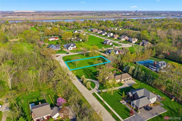 8946 Potowatomi Drive, Grosse Ile, MI 48138