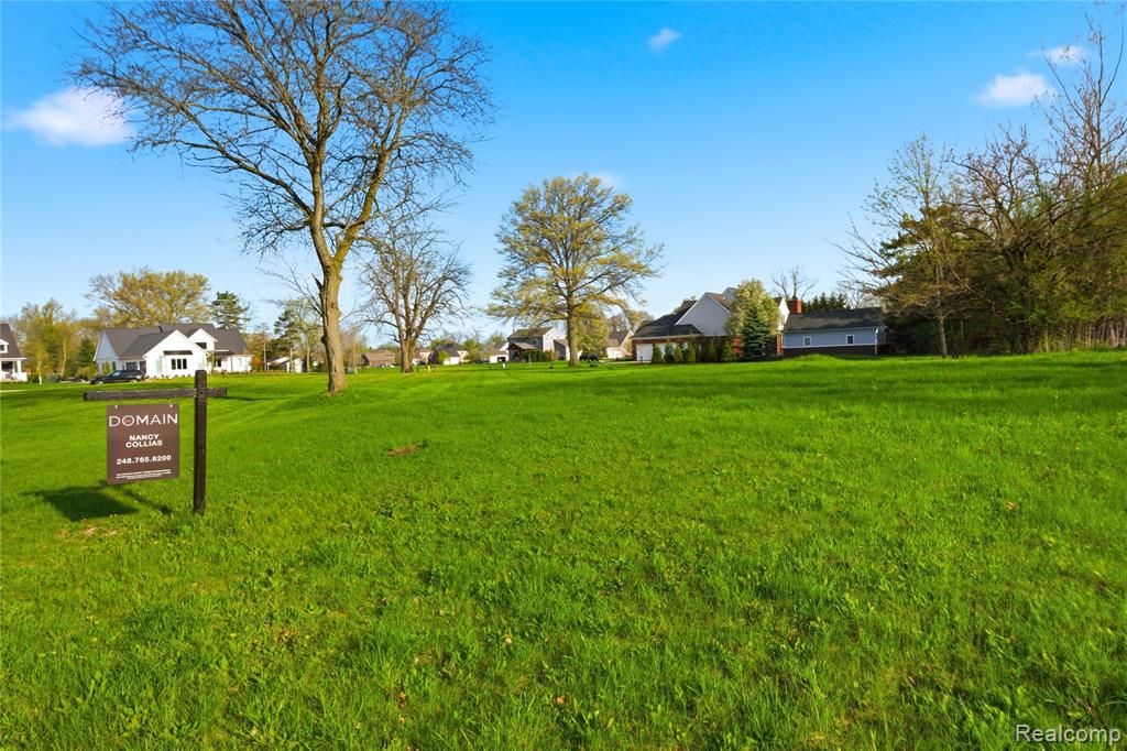 8946 Potowatomi Drive, Grosse Ile, MI 48138