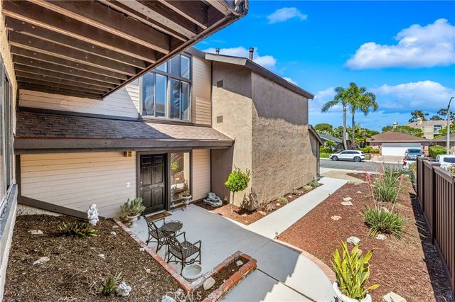 1407 Lakeside, Huntington Beach, CA 92648