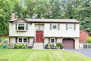 55 Serpentine Rd, Ringwood Boro, NJ 07456