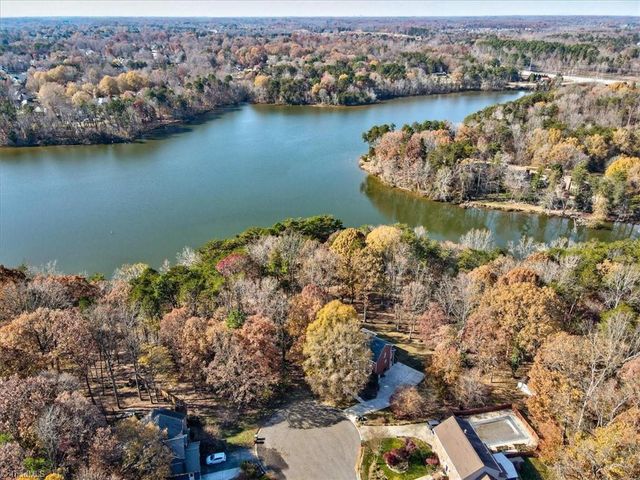 4103 Quarterstaff Court, High Point, NC 27265