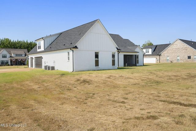 3702 S Fossil Hill Drive, Hernando, MS 38632