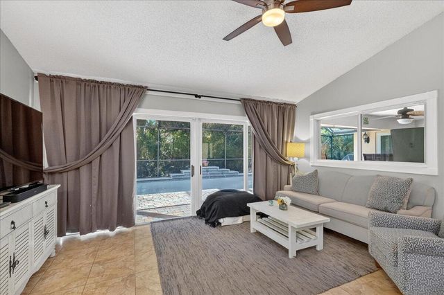 7312 NW 45th Avenue, Coconut Creek, FL 33073