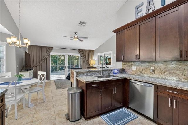 7312 NW 45th Avenue, Coconut Creek, FL 33073