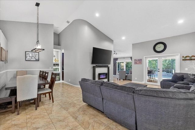 7312 NW 45th Avenue, Coconut Creek, FL 33073