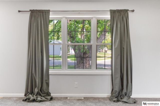 7432 La Vista Drive, La Vista, NE 68128