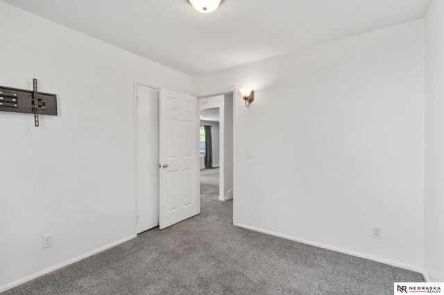 7432 La Vista Drive, La Vista, NE 68128