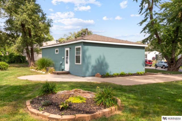 7432 La Vista Drive, La Vista, NE 68128