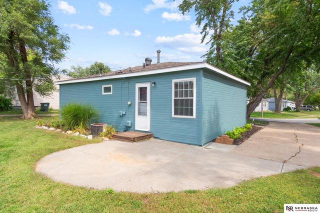 7432 La Vista Drive, La Vista, NE 68128